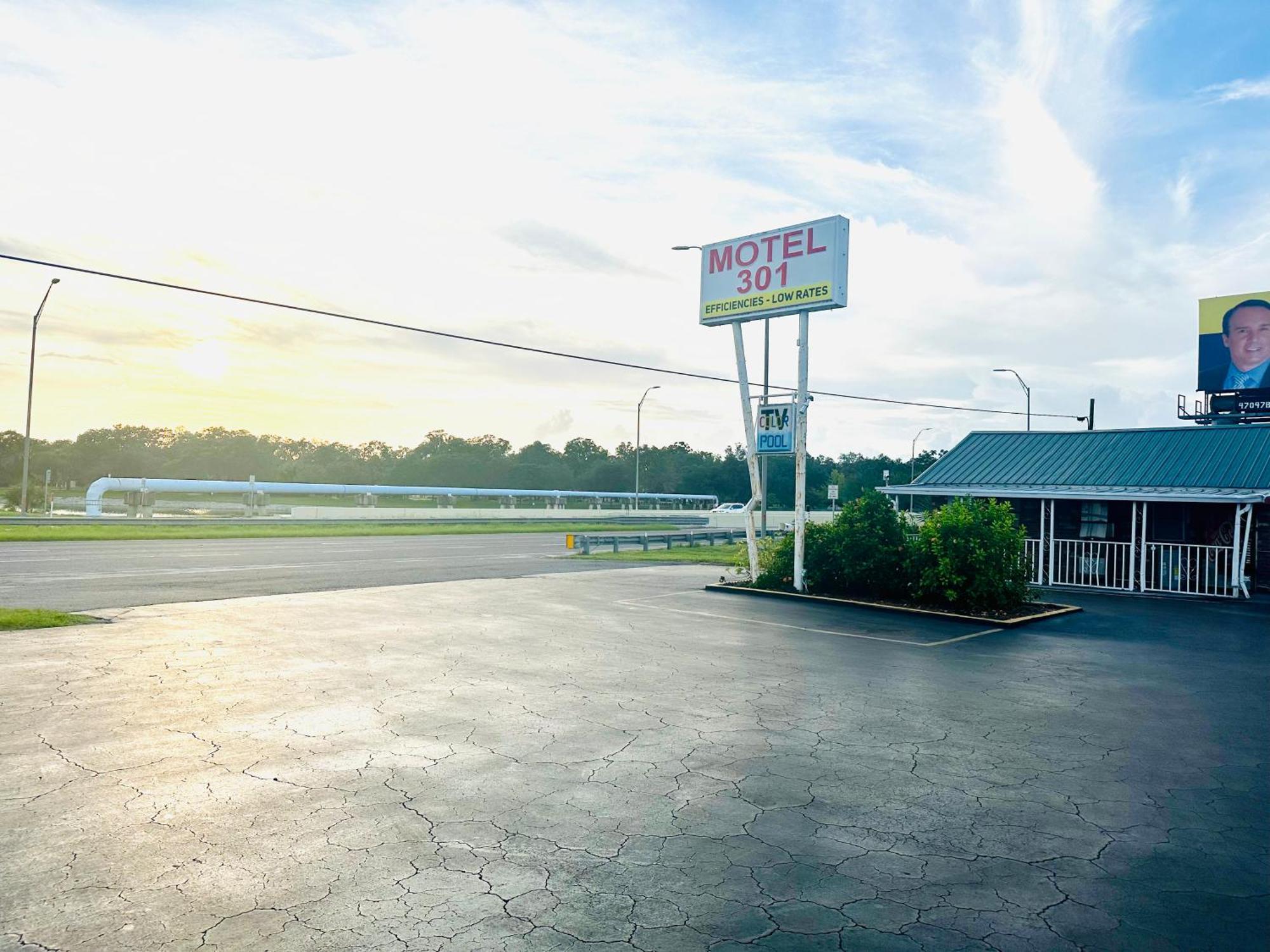 Motel 301 Orient Park Extérieur photo